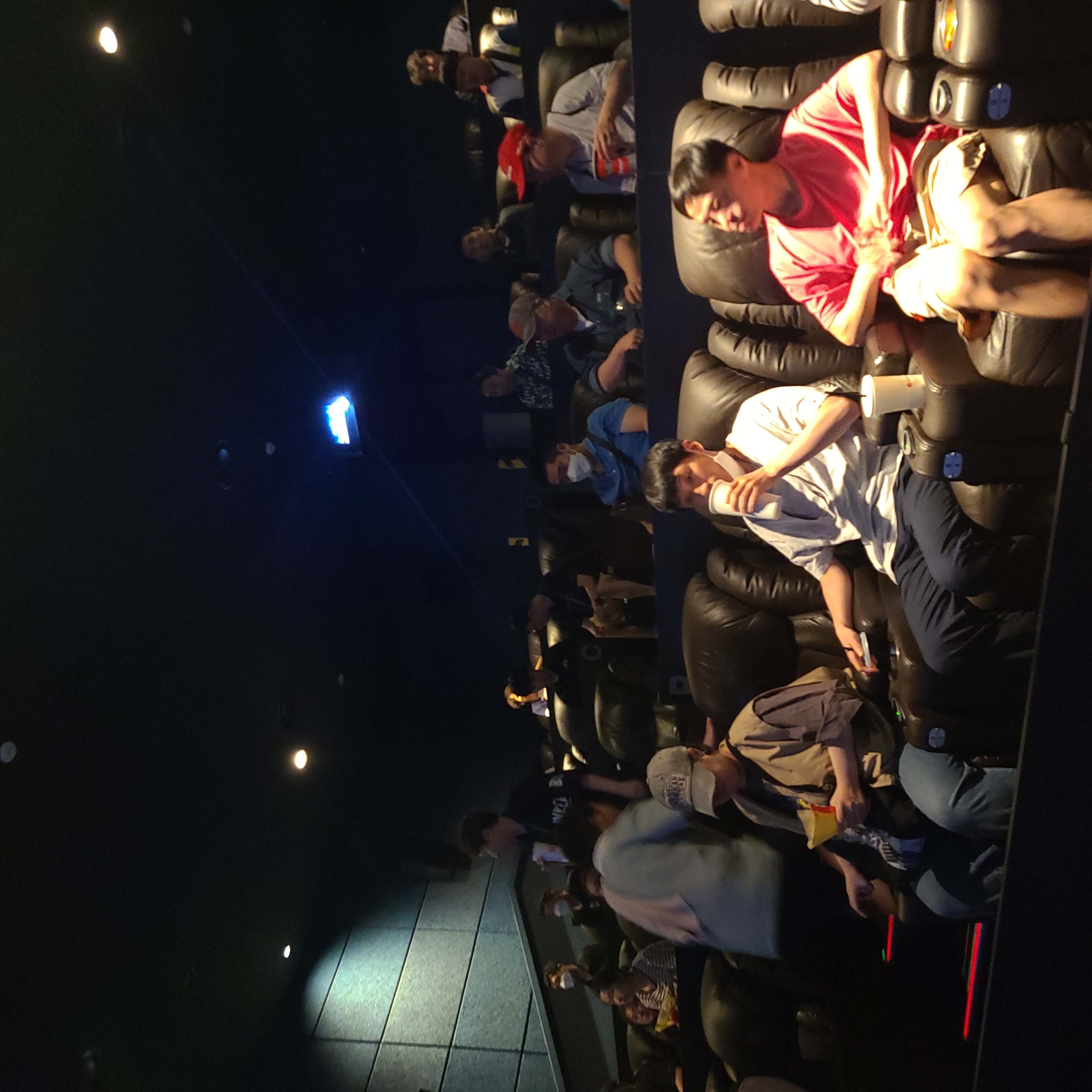 기쁜우리보호작업장 특별활동(영화관람) 진행